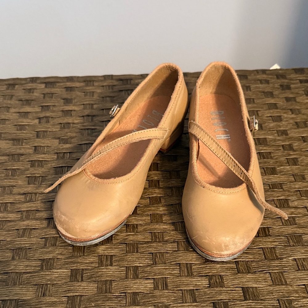 Girls Bloch tap shoes